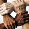 Des vies réinventées : les mains tendues vers les personnes sourdes et aveugles